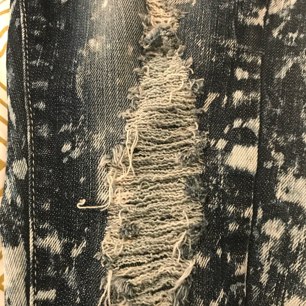 Low Rise Acid Washed Ripped Jeans - Picture 11 of 11